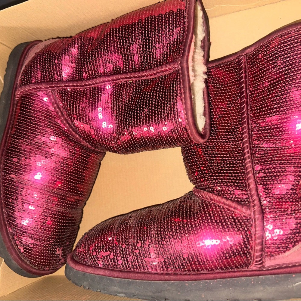 UGG red Sequin Boots Size 9 Like New